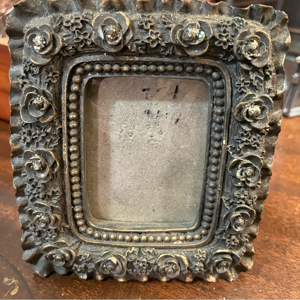 Picture Frame - Small Victorian Style - Goth - Roses - Stands Up - EUC - Picture 2 of 5